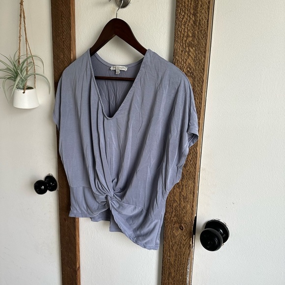 Green Envelope Los Angelas Flowy V Blouse Lavender Women’s Size Small - Picture 6 of 11